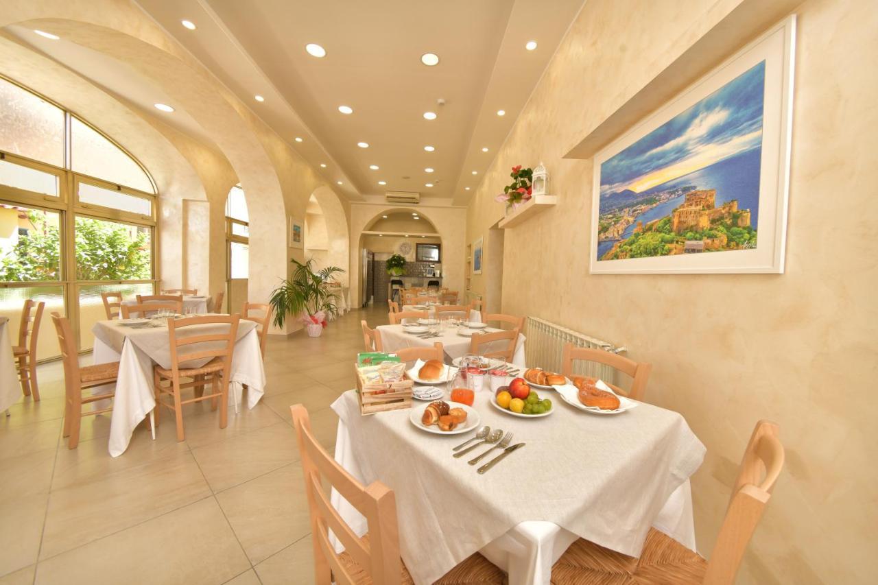 Albergo Atlantic อีสเกีย ภายนอก รูปภาพ