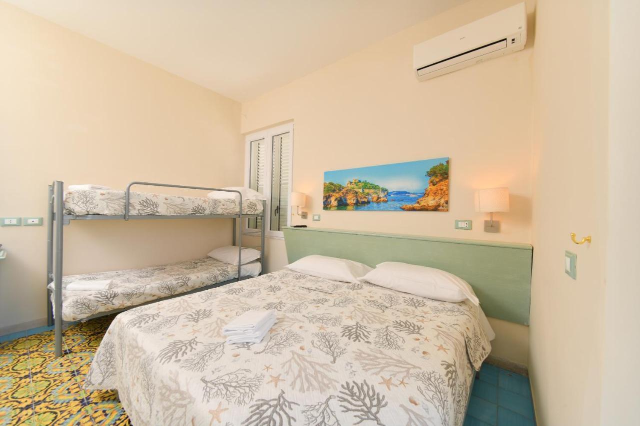 Albergo Atlantic อีสเกีย ภายนอก รูปภาพ