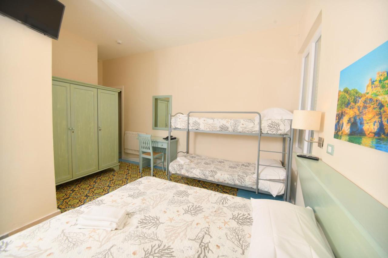 Albergo Atlantic อีสเกีย ภายนอก รูปภาพ