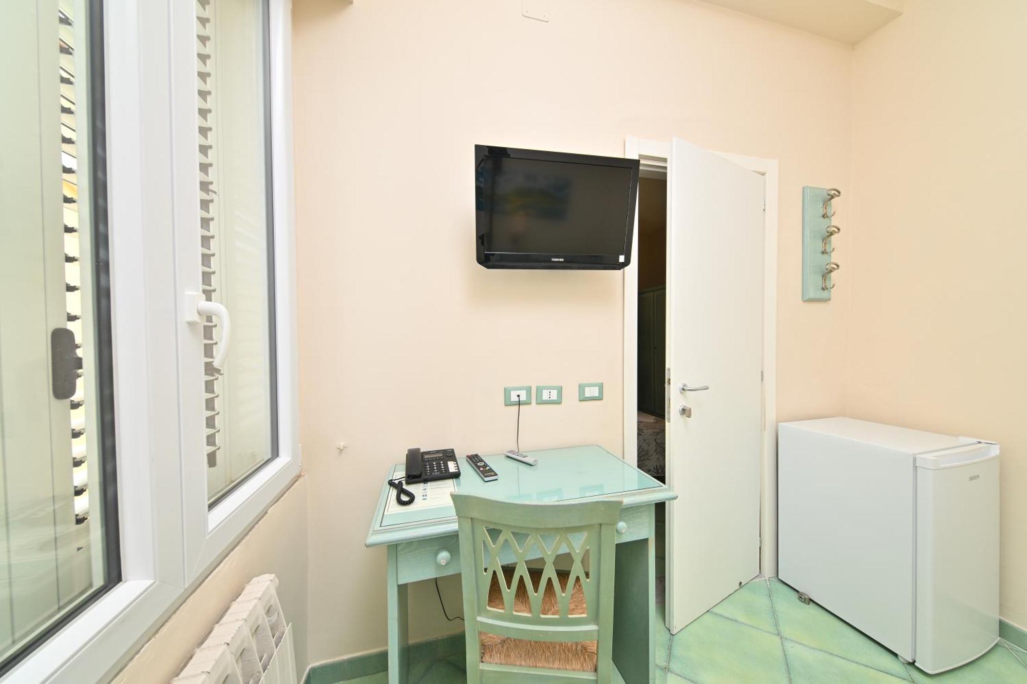 Albergo Atlantic อีสเกีย ภายนอก รูปภาพ