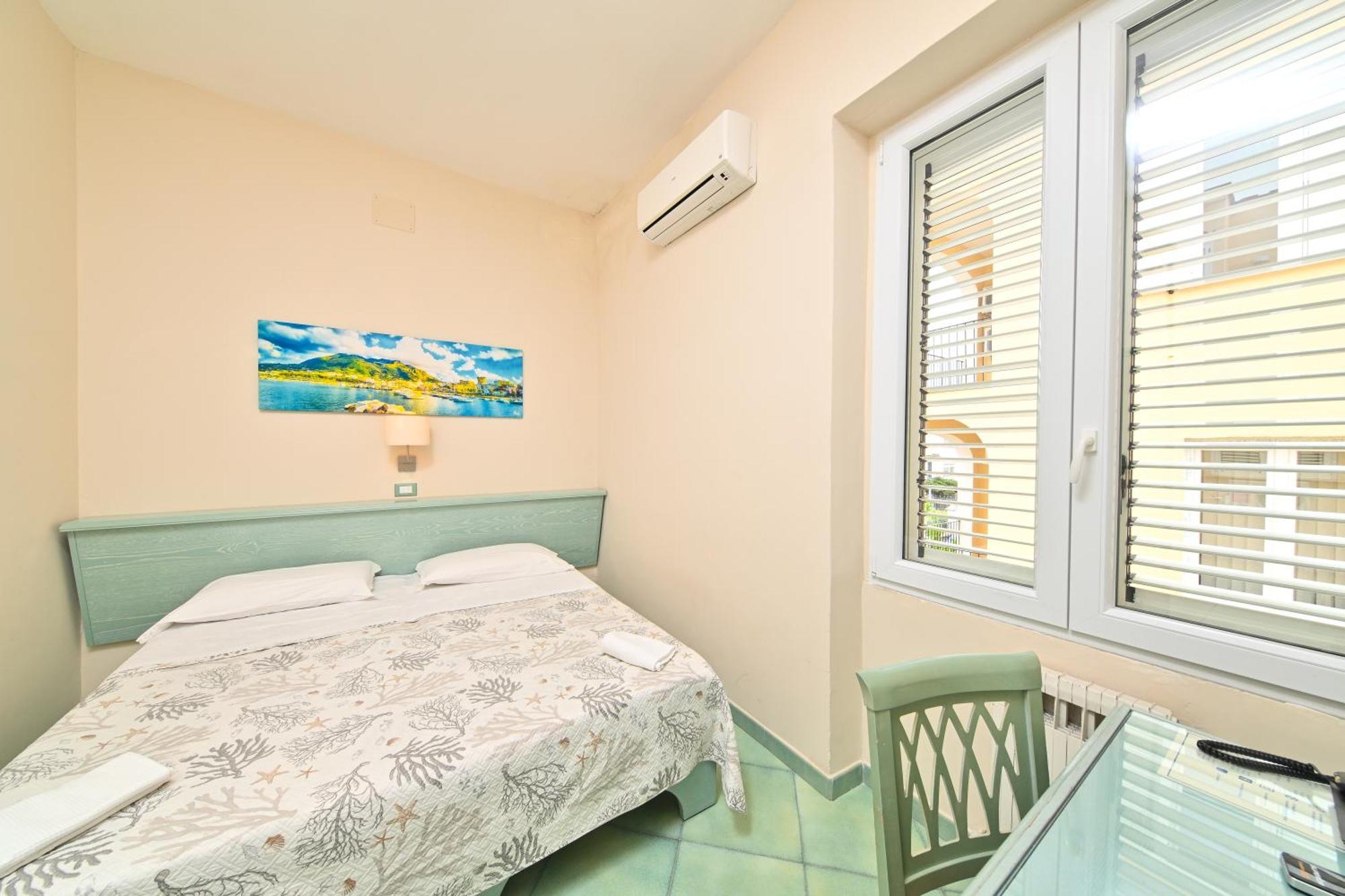 Albergo Atlantic อีสเกีย ภายนอก รูปภาพ